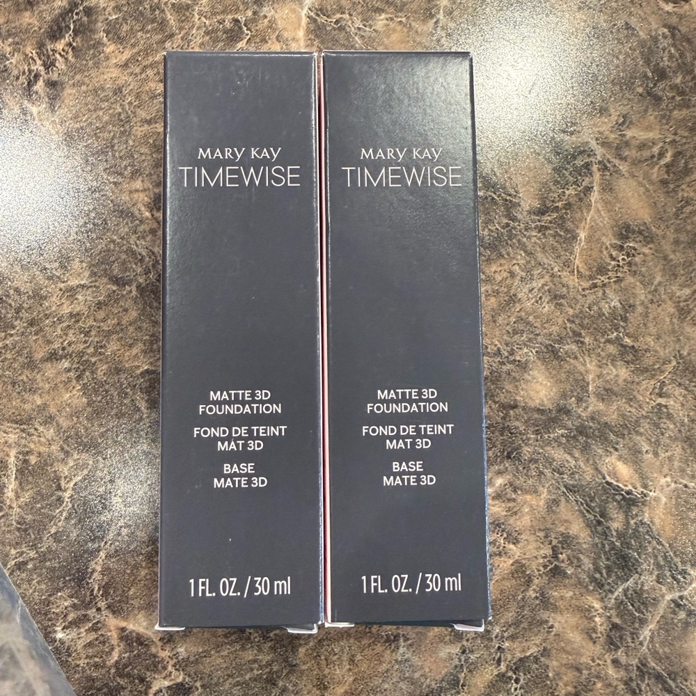 Mary Kay Timewise Matte 3D Foundation - Black Packaging
$18 per unit